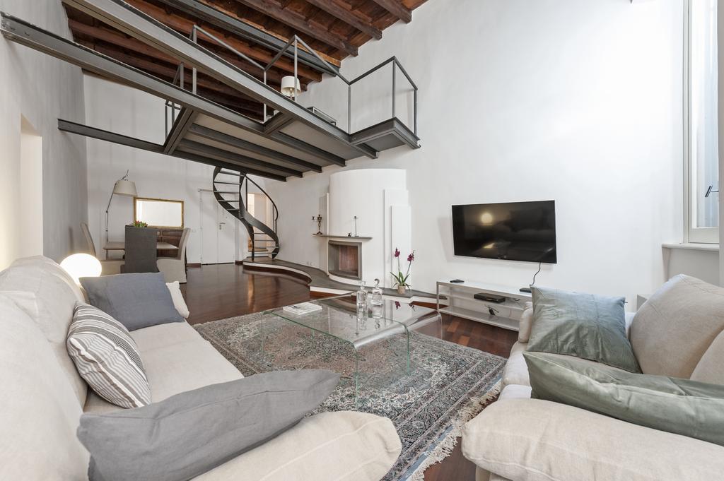 Antique-modern Flat By Navona Square Rom